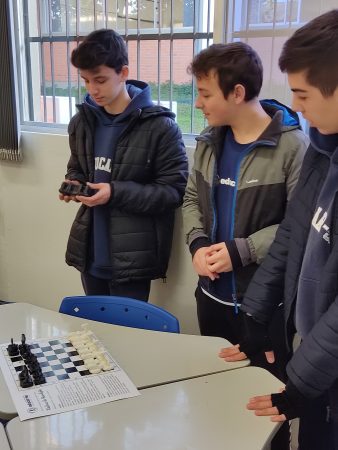Oitavo ano desenvolve xadrez da Revolução Francesa – Escola Educar-se