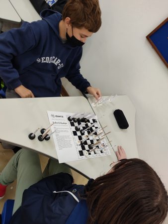 Oitavo ano desenvolve xadrez da Revolução Francesa – Escola Educar-se